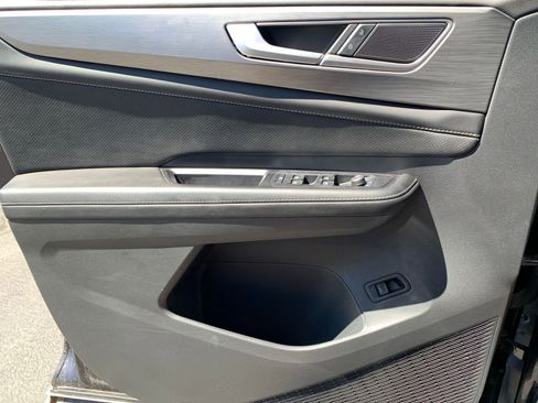 Used 2024 Volkswagen Atlas Cross Sport SE image 20