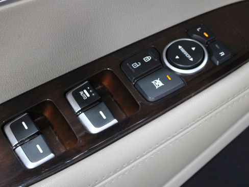Used 2018 Kia Sorento FWD image 7