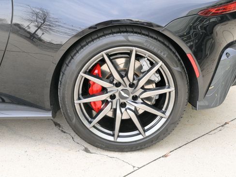 Used 2019 Aston Martin V8 Vantage Coupe image 10