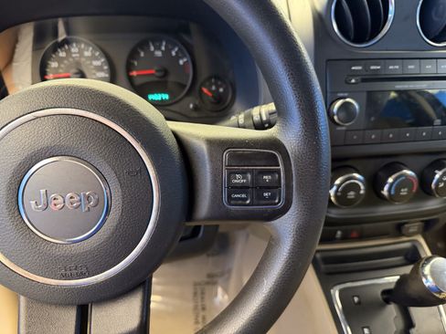 Used 2012 Jeep Patriot Sport FWD image 14