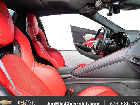 Used 2025 Chevrolet Corvette Z06 RWD image 19