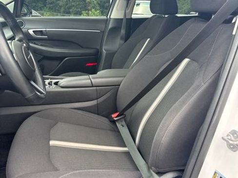Used 2024 Hyundai Sonata SEL w/ Convenience Package FWD image 9