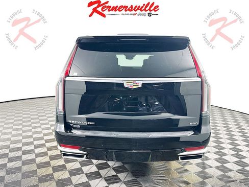 Used 2021 Cadillac Escalade ESV Premium Luxury w/ LPO, Illumination Package image 6