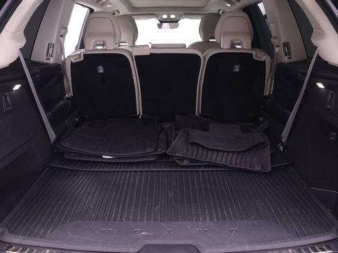 Certified 2024 Volvo XC90 T8 Ultimate w/ Protection Package Premier AWD/4WD image 18