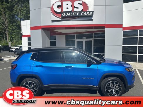 Used 2025 Jeep Compass Limited AWD/4WD image 1