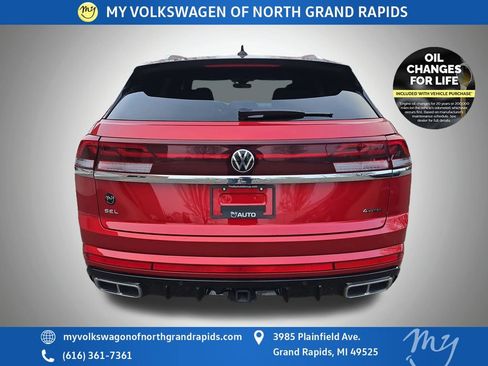 Used 2025 Volkswagen Atlas Cross Sport SEL Premium R-Line image 7