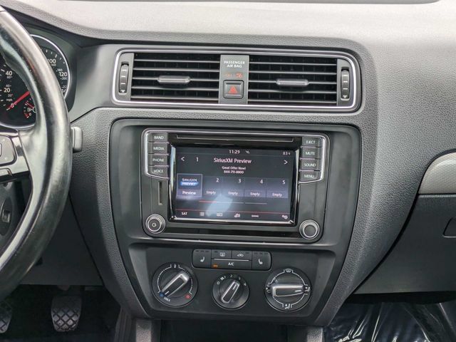 Used 2017 Volkswagen Jetta SE FWD image 17