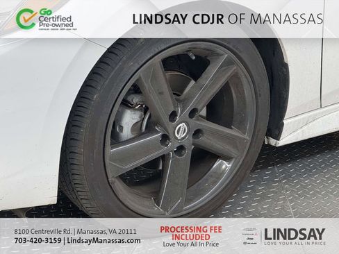Used 2023 Nissan Sentra SR w/ Midnight Edition Package FWD image 9