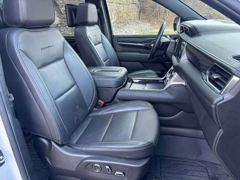 Used 2024 GMC Yukon XL Denali w/ Advanced Technology Package image 12