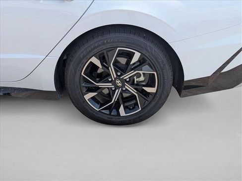 Used 2025 Hyundai Sonata SEL FWD image 13