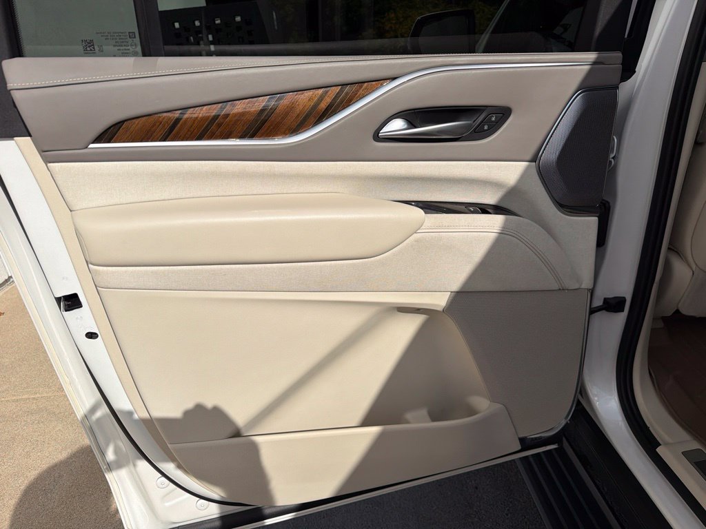 Used 2022 Cadillac Escalade ESV Sport Platinum AWD/4WD image 50