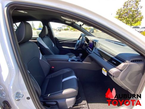 New 2026 Toyota Camry Hybrid AWD/4WD image 9