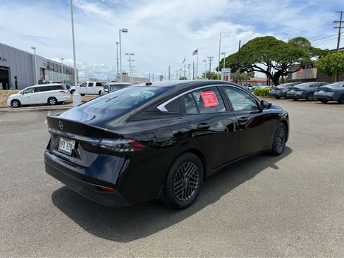 Used 2026 Nissan Sentra SV w/ Floor Mat Package FWD image 3
