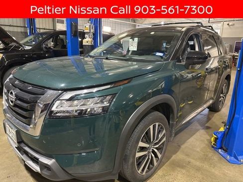 Certified 2024 Nissan Pathfinder Platinum FWD image 6
