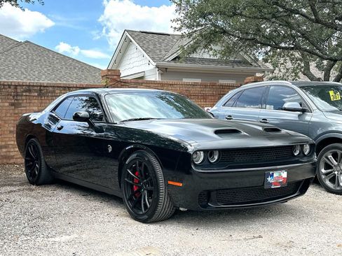 Used 2023 Dodge Challenger SRT Hellcat w/ Driver Convenience Group RWD image 7