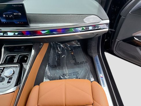 New 2026 BMW 740i w/ Premium Package RWD image 18