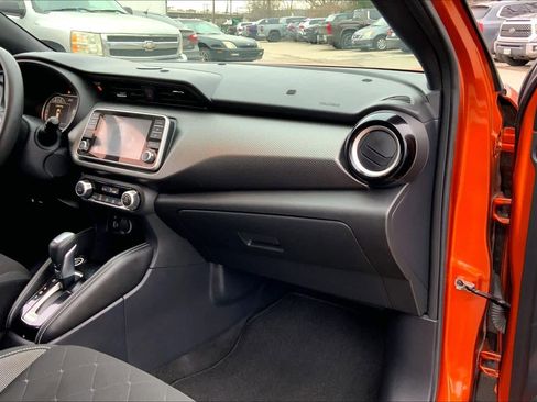 Used 2019 Nissan Kicks SV image 18