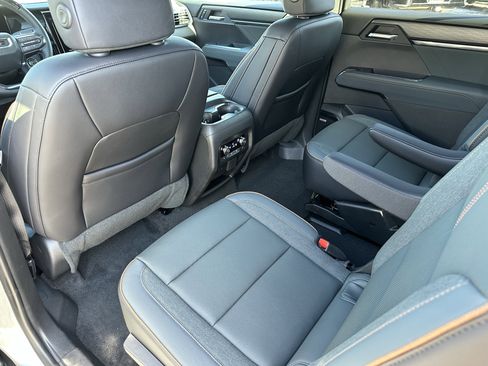 New 2025 GMC Acadia AT4 w/ Super Cruise Package image 18