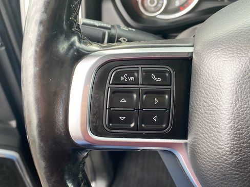 Used 2019 RAM 2500 Laramie w/ Black Appearance Package image 19