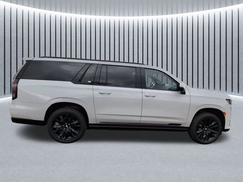 Used 2023 Cadillac Escalade ESV Sport Platinum AWD/4WD image 2