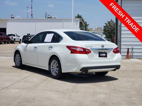 Used 2017 Nissan Altima 2.5 S w/ Power Driver Seat Package FWD image 5