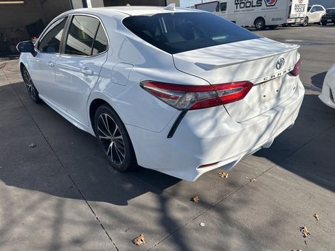 Used 2019 Toyota Camry L image 7
