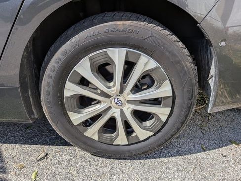 Used 2022 Toyota Prius LE image 12