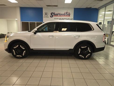 Used 2024 Kia Telluride S w/ S Sunroof Package image 5