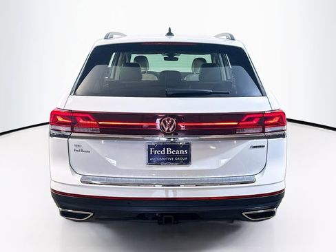 Used 2024 Volkswagen Atlas SE AWD/4WD image 21