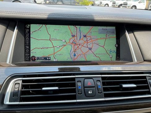 Used 2015 BMW 740Li xDrive AWD/4WD image 18