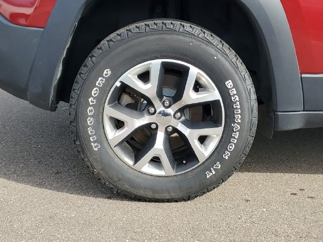 Used 2017 Jeep Cherokee Trailhawk AWD/4WD image 5