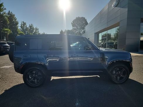 New 2026 Land Rover Defender 110 X-Dynamic SE AWD/4WD image 8