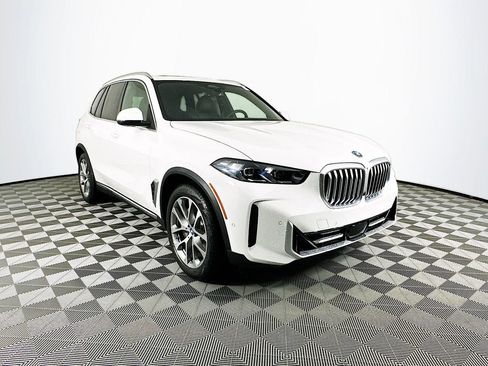 Used 2025 BMW X5 xDrive50e image 1