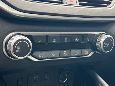 Used 2024 Nissan Altima 2.5 SV w/ SV Premium Package image 21