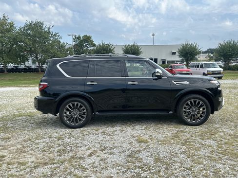 Used 2024 Nissan Armada Platinum w/ Captain's Chairs Package AWD/4WD image 4