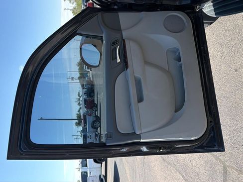 Used 2011 Chevrolet Tahoe LTZ AWD/4WD image 10