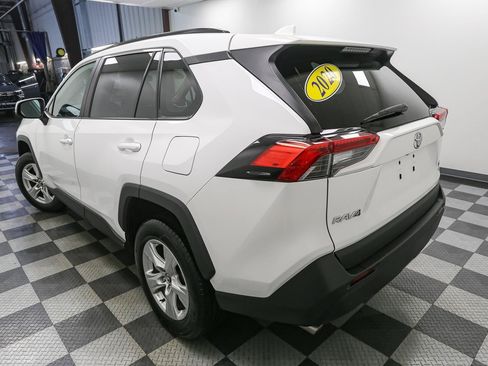 Used 2020 Toyota RAV4 XLE AWD/4WD image 9