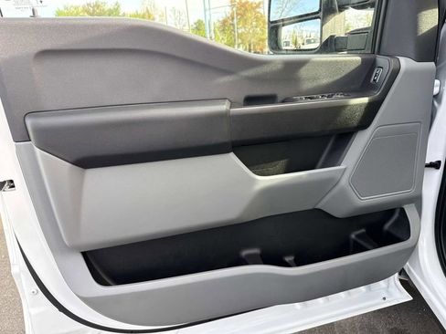 Used 2023 Ford F350 XL RWD image 9