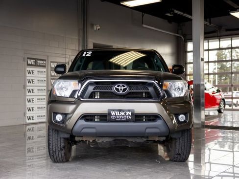 Used 2012 Toyota Tacoma 4x4 Access Cab V6 w/ SR5 Pkg image 3