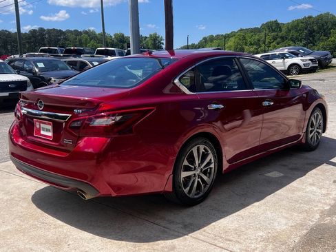 Used 2018 Nissan Altima 2.5 SR w/ SR Special Edition FWD image 6