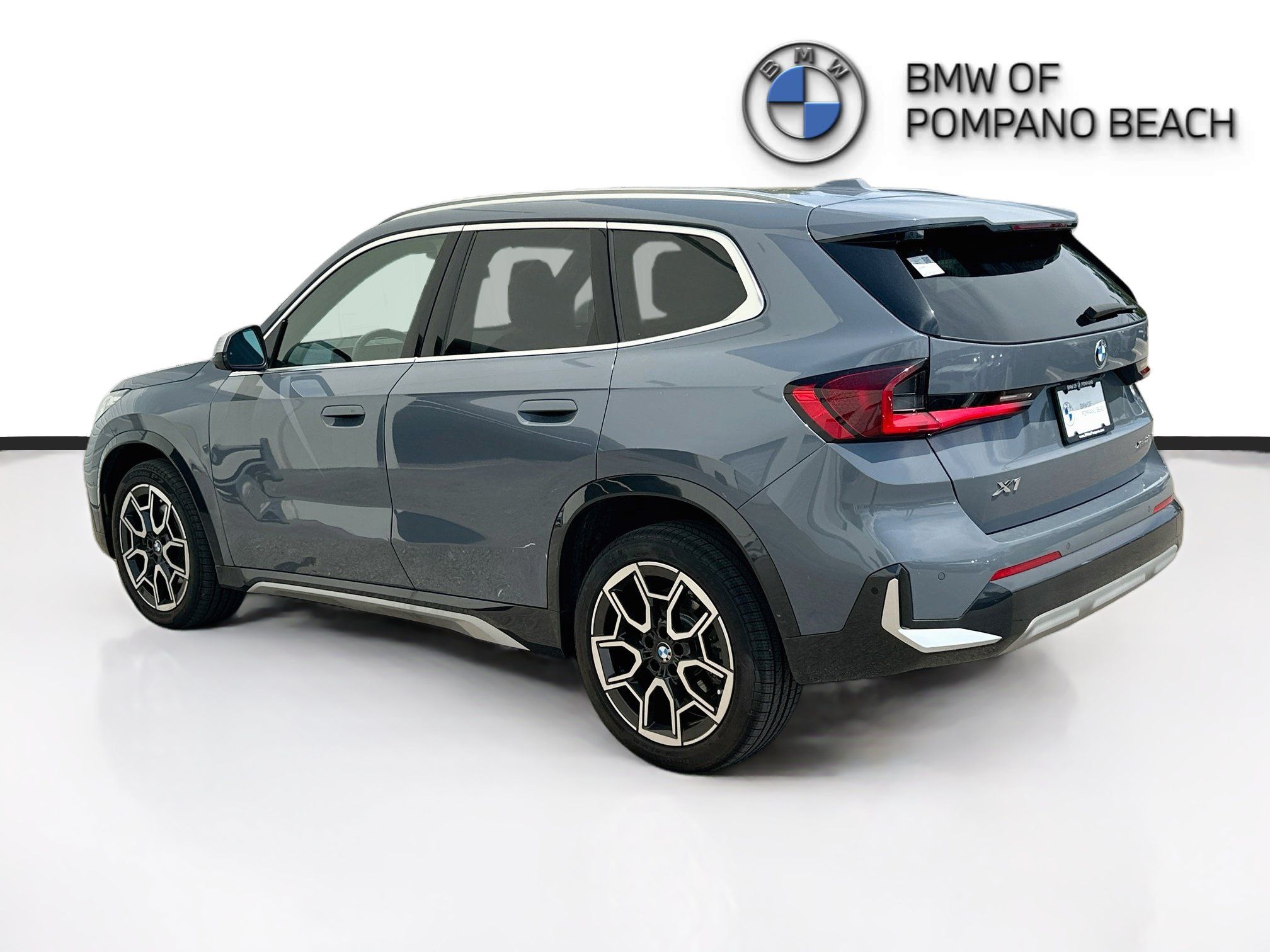 Used 2024 BMW X1 xDrive28i AWD/4WD image 5