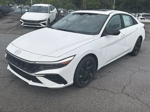 New 2026 Hyundai Elantra SEL Sport FWD image 3