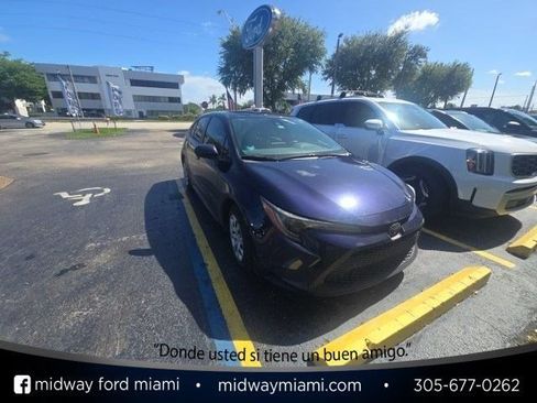 Used 2021 Toyota Corolla LE FWD image 1