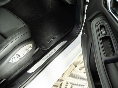 New 2026 Porsche Macan S AWD/4WD image 26