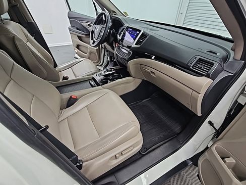 Used 2018 Honda Pilot Touring image 39