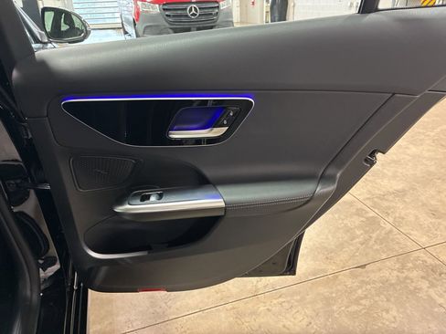 Used 2025 Mercedes-Benz C 300 4MATIC Sedan image 30