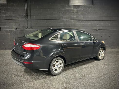 Used 2015 Ford Fiesta SE image 5