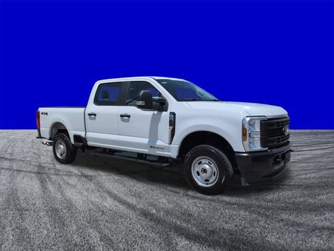 Used 2025 Ford F250 XL AWD/4WD image 2