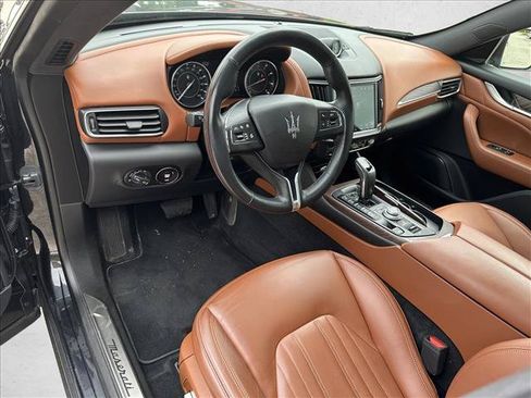 Used 2022 Maserati Levante GT AWD/4WD image 10