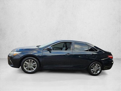 Used 2017 Toyota Camry SE image 6